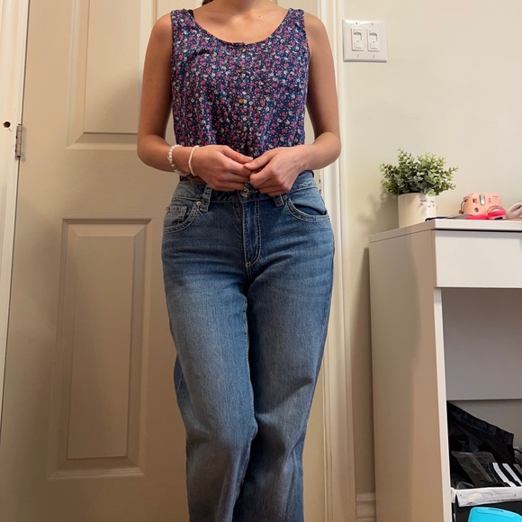 Charlotte Russe Flower Crop Top - Picture 2 of 4